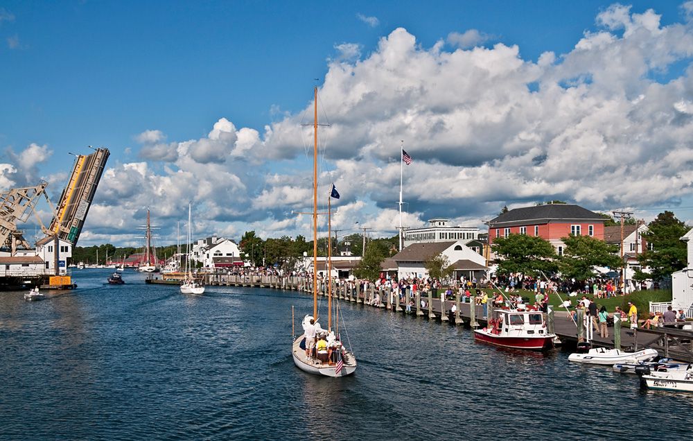 Best Ways to Visit Mystic CT